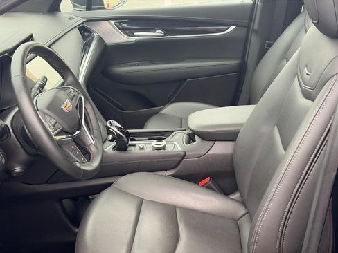 Used 2025 Cadillac XT5 Premium Luxury AWD/4WD image 5