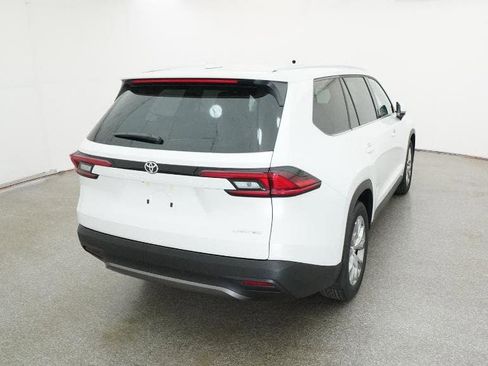 New 2026 Toyota Grand Highlander Limited FWD image 8