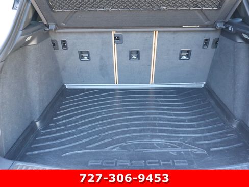 Used 2018 Porsche Macan AWD/4WD image 19