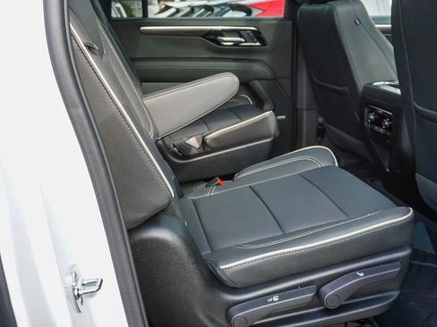 New 2026 Chevrolet Suburban Premier w/ Sun And Tow Package AWD/4WD image 13