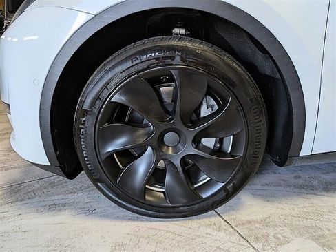 Used 2021 Tesla Model Y Long Range AWD/4WD image 15