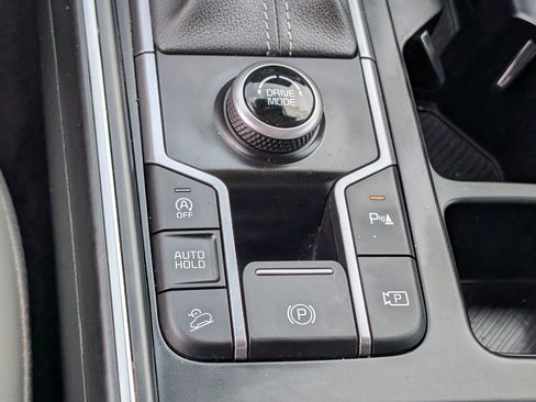 Used 2024 Kia Sorento S FWD image 25
