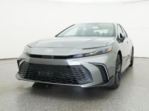 New 2026 Toyota Camry SE FWD image 32