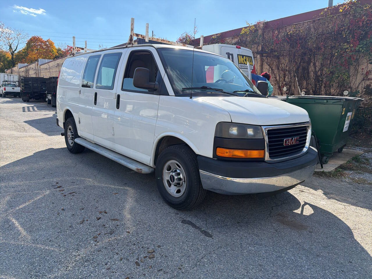 Used 2014 GMC Savana 2500 RWD image 3