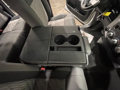 Used 2014 Toyota Tundra SR image 28