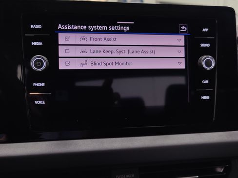 Used 2025 Volkswagen Jetta SE w/ Sunroof Package FWD image 6
