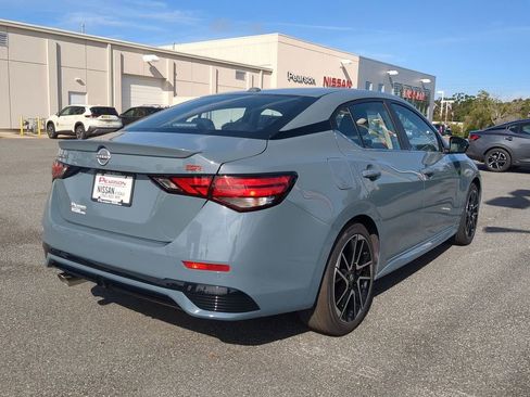 New 2025 Nissan Sentra SR w/ SR Premium Package image 4