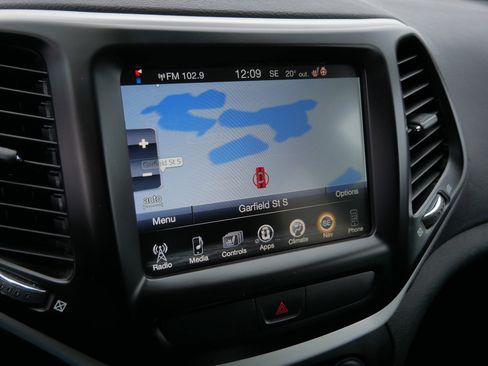 Certified 2018 Jeep Cherokee Latitude Plus w/ Cold Weather Group image 30