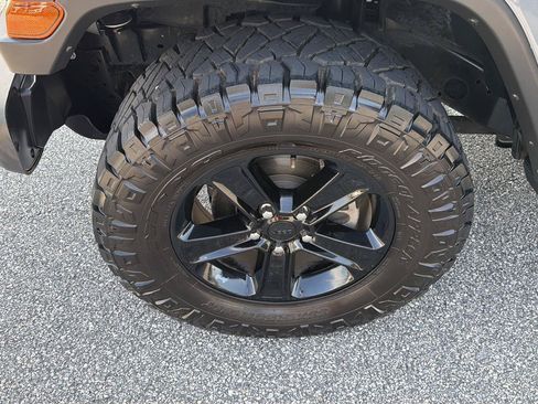 Used 2021 Jeep Wrangler Unlimited Sahara AWD/4WD image 36