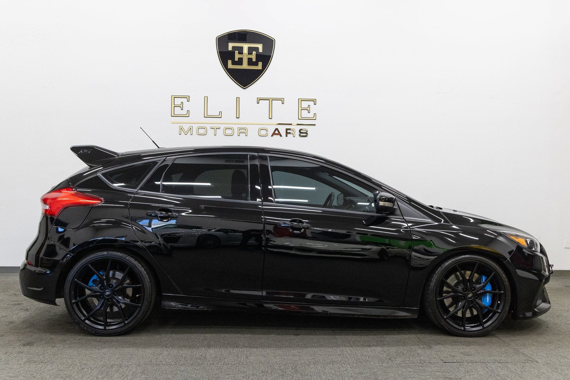 Used 2017 Ford Focus RS AWD/4WD image 9