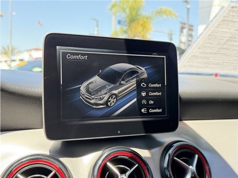 Used 2017 Mercedes-Benz CLA 250 4MATIC image 47