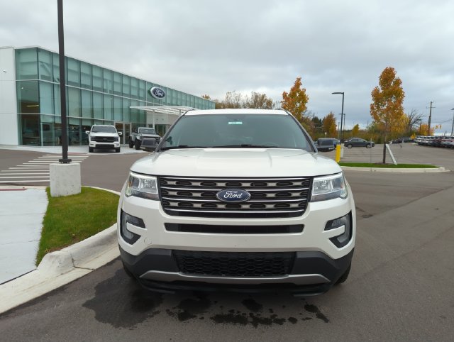 Used 2017 Ford Explorer XLT AWD/4WD image 8