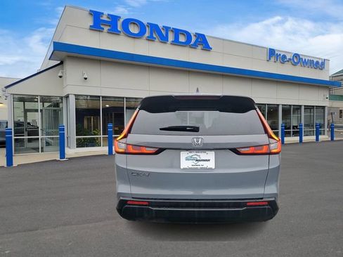 Used 2025 Honda CR-V EX image 5