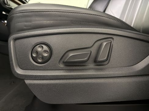 Used 2023 Audi Q5 2.0T Premium w/ Convenience Package AWD/4WD image 11