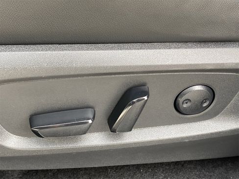 Used 2022 Nissan Pathfinder SL w/ Lighting Package (N92) image 22