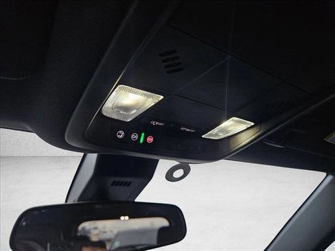 Used 2022 Chevrolet Equinox RS FWD image 17
