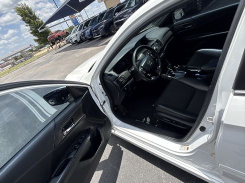 Used 2016 Honda Accord Sport image 15