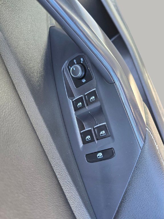 Used 2024 Volkswagen Jetta SE FWD image 53