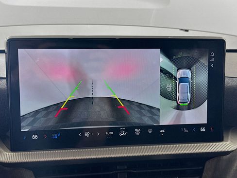 Used 2025 Ford Explorer Platinum w/ LUX Leather Package AWD/4WD image 23