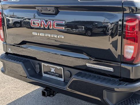 New 2026 GMC Sierra 1500 Elevation image 8