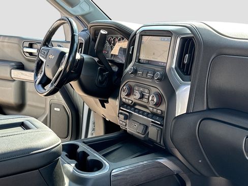 Used 2019 Chevrolet Silverado 1500 LTZ w/ LTZ Premium Package AWD/4WD image 5