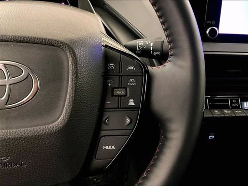 Used 2024 Toyota Prius Prime FWD image 18