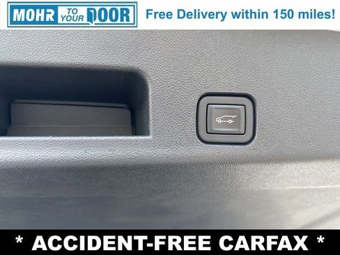 Used 2025 Chevrolet Traverse LT image 31