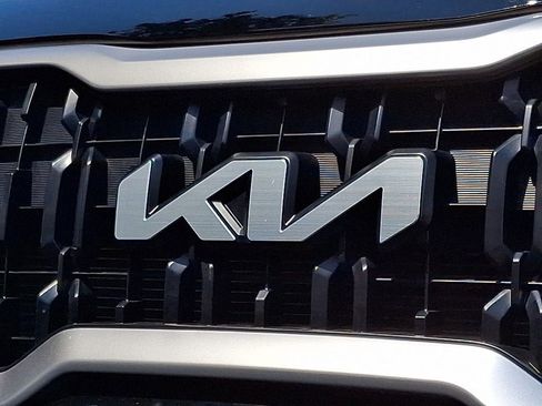 Used 2025 Kia Telluride EX w/ EX Captain's Chair Package FWD image 32