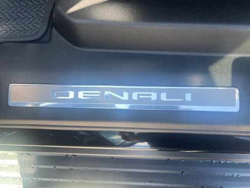 Used 2026 GMC Yukon XL Denali w/ Sun & Power Step Package AWD/4WD image 19