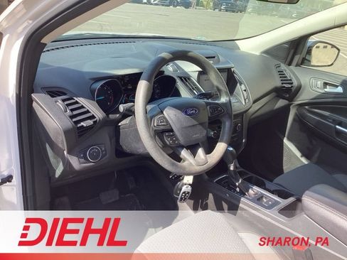 Used 2017 Ford Escape SE w/ Equipment Group 201A AWD/4WD image 10