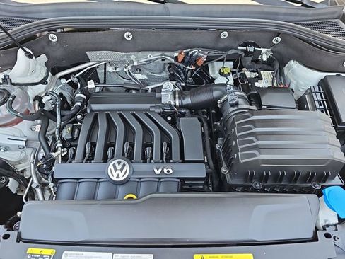Used 2023 Volkswagen Atlas SE w/ Panoramic Sunroof Package FWD image 34