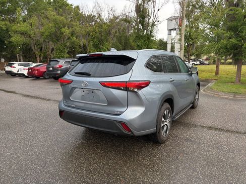 Used 2021 Toyota Highlander XLE FWD image 5