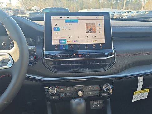 New 2026 Jeep Compass Trailhawk w/ Sun, Sound & Navigation Group AWD/4WD image 16
