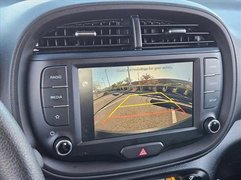 Used 2025 Kia Soul LX w/ LX Technology Package image 13