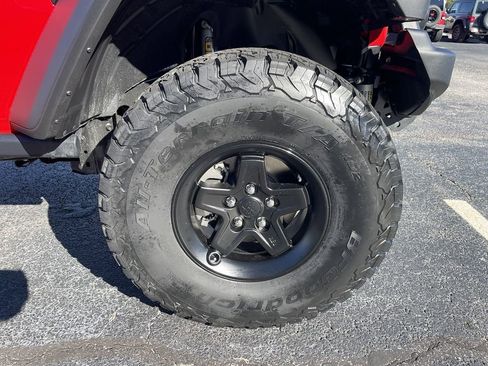 New 2024 Jeep Wrangler Unlimited Rubicon w/ Technology Group image 29