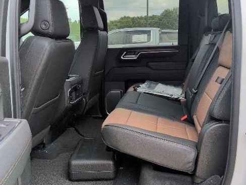 New 2026 Chevrolet Silverado 3500 High Country w/ High Country Premium Package AWD/4WD image 6