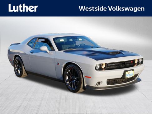 Used 2021 Dodge Challenger R/T Scat Pack image 1