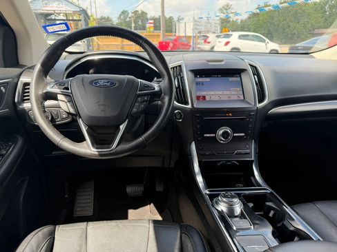Used 2019 Ford Edge Titanium FWD image 13