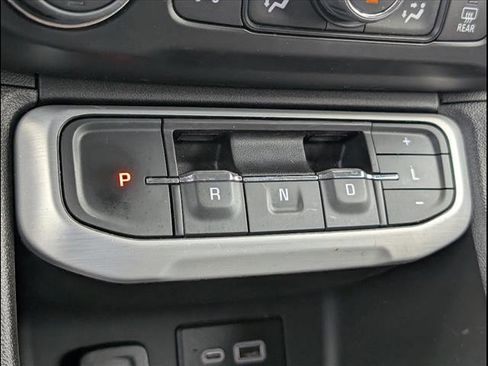 Used 2023 GMC Acadia SLE w/ Driver Convenience Package image 15