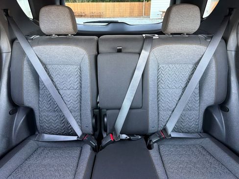 Used 2023 Chevrolet Equinox LT image 32