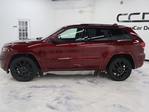 Used 2019 Jeep Grand Cherokee Altitude image 5