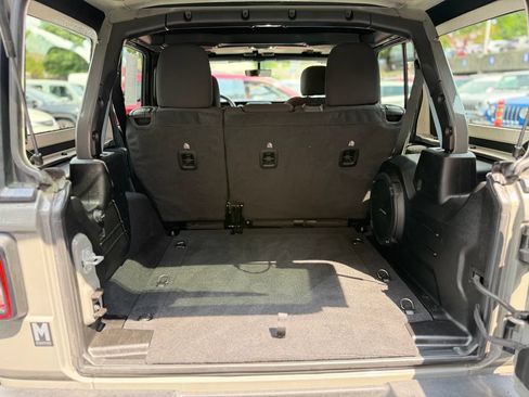 Used 2022 Jeep Wrangler Unlimited Sport AWD/4WD image 29