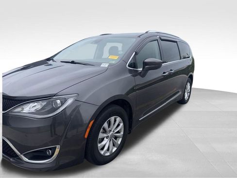 Used 2018 Chrysler Pacifica Touring-L w/ Advanced Safetytec Group FWD image 7