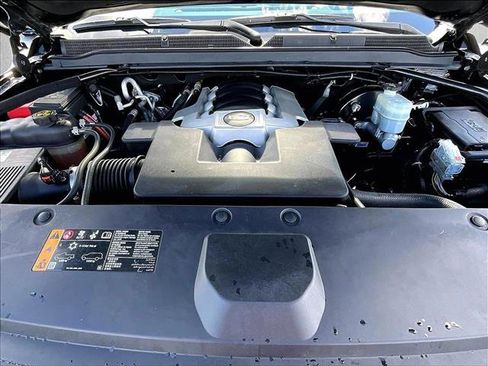 Used 2020 Cadillac Escalade Premium Luxury image 11