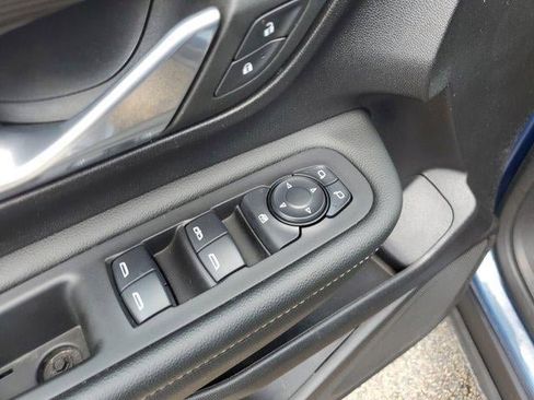 Used 2024 GMC Terrain SLE AWD/4WD image 19