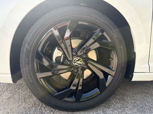 New 2026 Volkswagen Jetta SE FWD image 9