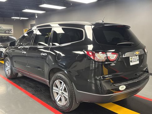 Used 2016 Chevrolet Traverse LT FWD image 4