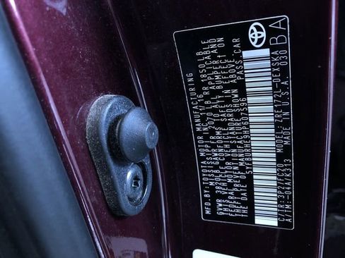 Certified 2017 Toyota Corolla SE 50th Anniversary image 34