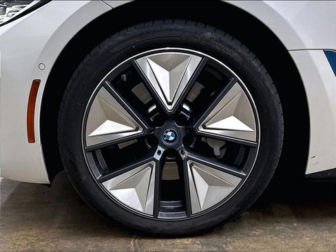 Used 2023 BMW i4 eDrive35 RWD image 12