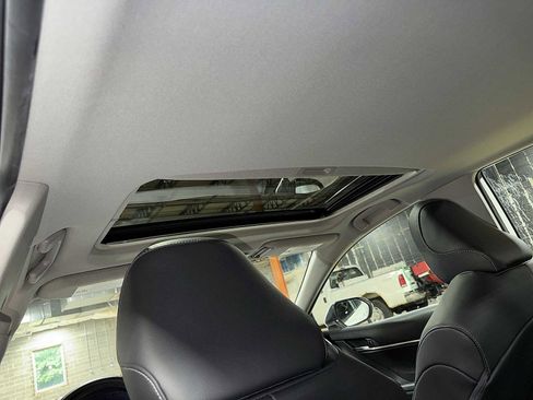 Used 2020 Toyota Camry SE w/ Sunroof Package FWD image 24